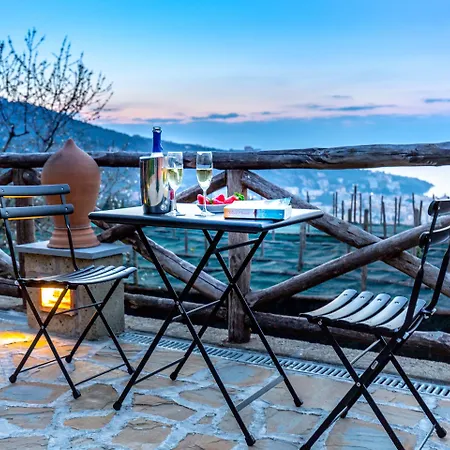 Maison Bon Bon 4* 소렌토